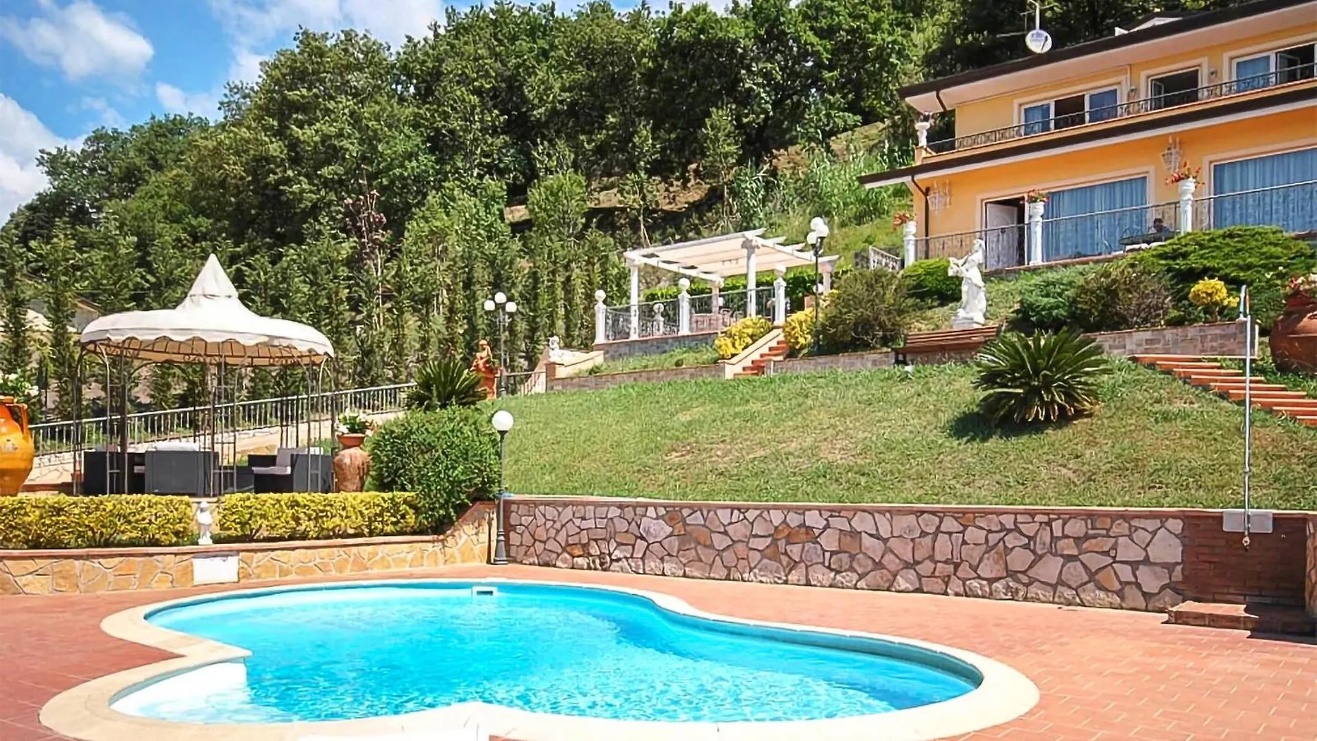 Gorgeous Home In Corsanico With Wifi Italy