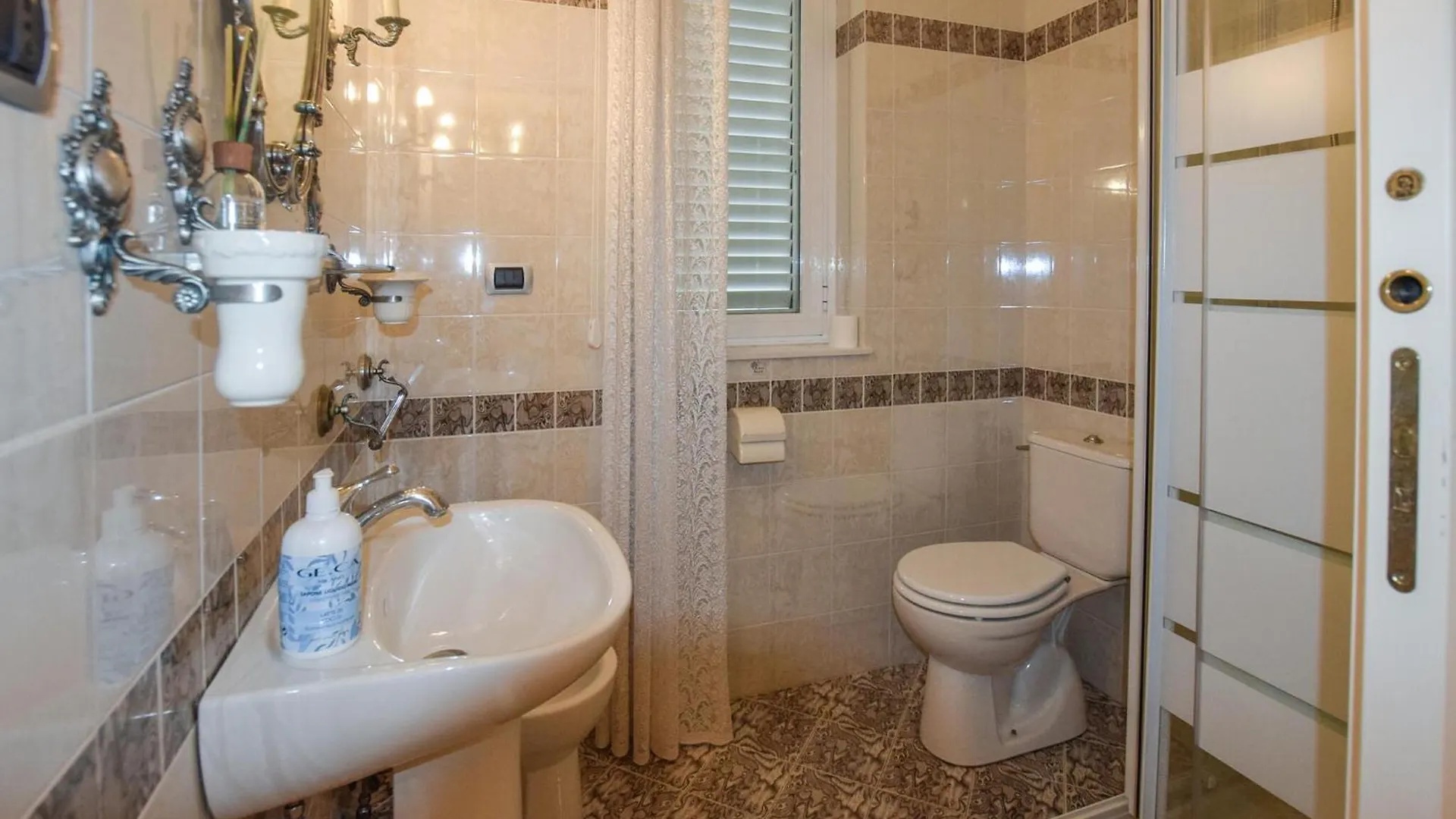 Gorgeous Home In Corsanico With Wifi